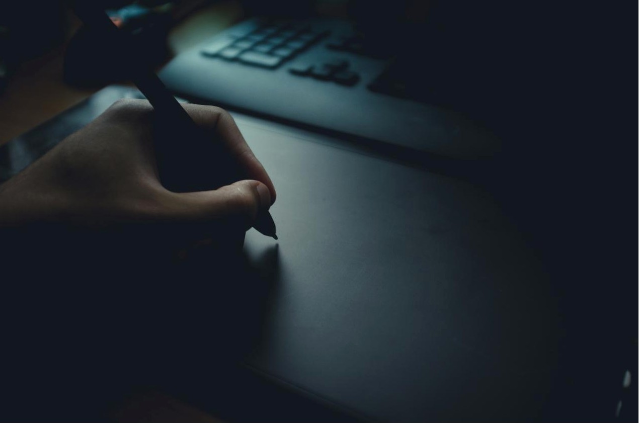 Equipo trabajando con clientes